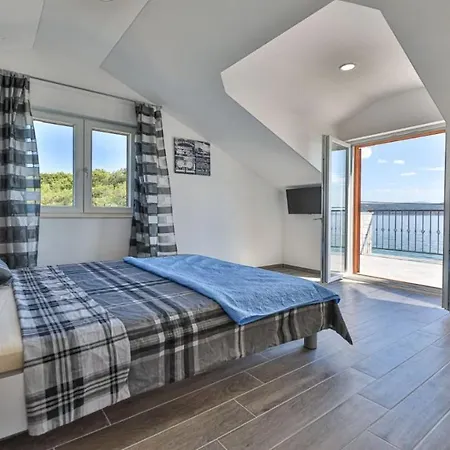 Pinia Guest house